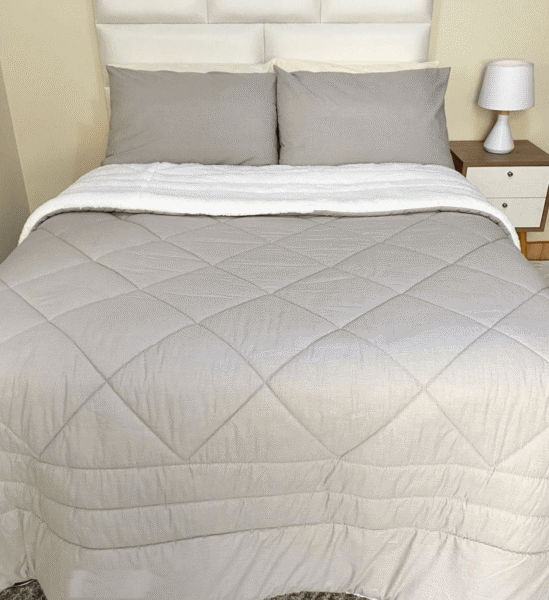 Edredones con reverso carnerito color gris