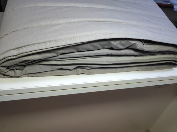 Cubrecama Reversible color plomo zareck - Imagen 2