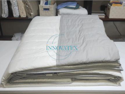 Cubrecama reversible color vapor y verona costura horizontal